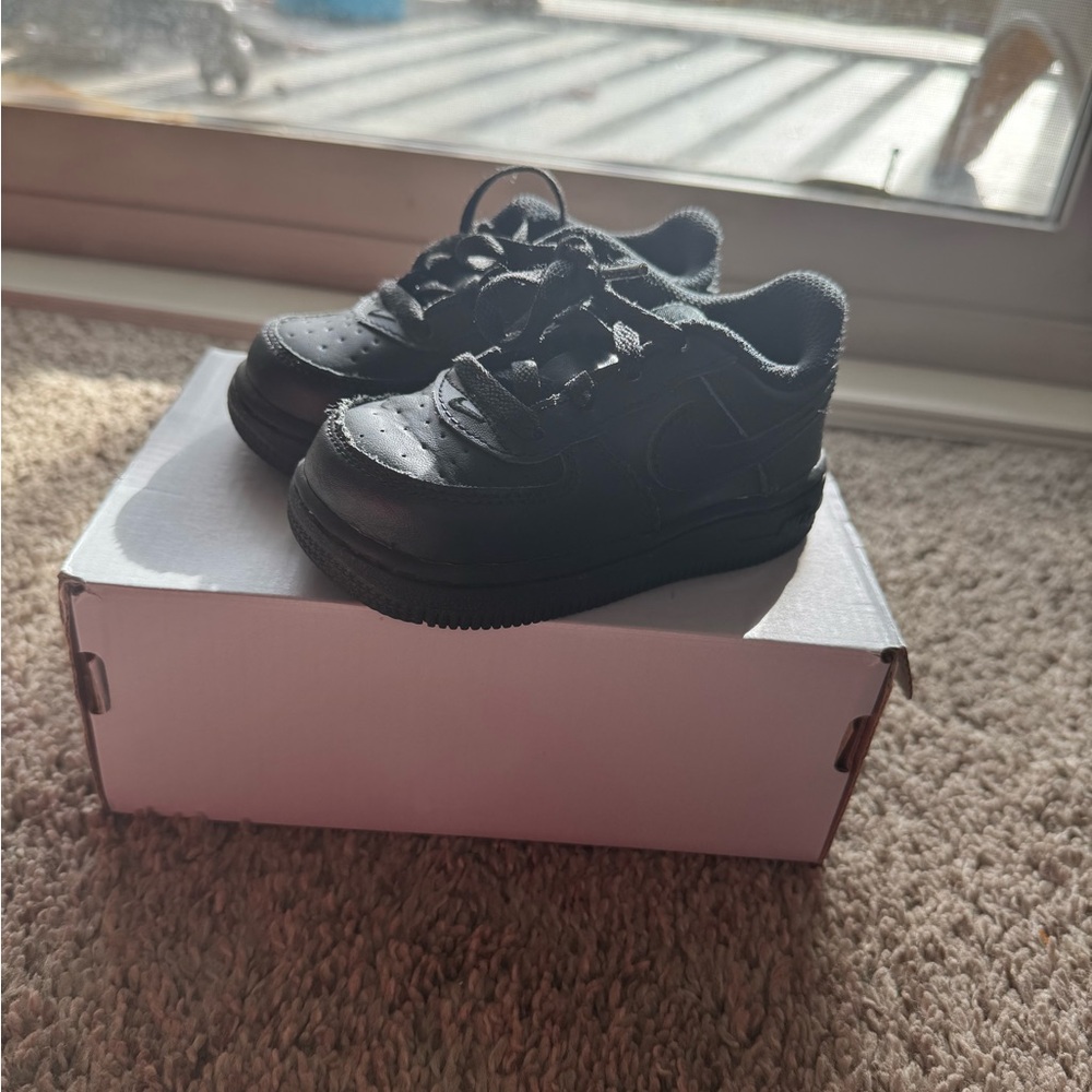 Size 6 Toddler Low Top Air Force 1’s
